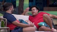 Luccas Henrique e Michel conversam - Reprodução/Globo