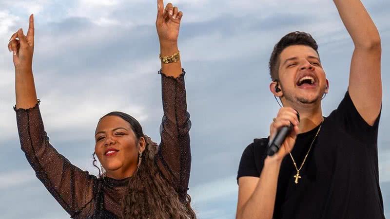 Mani Reggo, esposa de Davi, do BBB 24, subiu no palco durante gravação do novo DVD de Nadson O Ferinha - Foto: Reprodução / Instagram