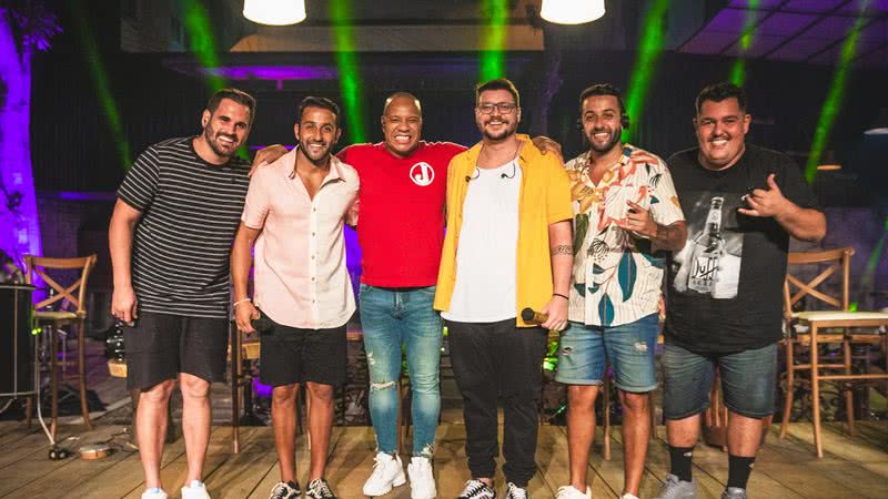 Anderson Leonardo e integrantes do grupo Vou Zuar em gravação de DVD - Foto: Divulgação