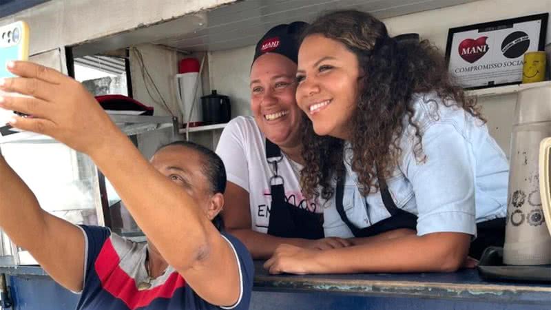 Mani Reggo mostra foto em sua lanchonete - Foto: Reprodução / Instagram