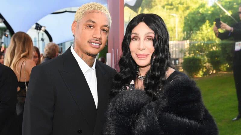 Cher faz rara aparição com o namorado, Alexander Edwards - Foto: Getty Images