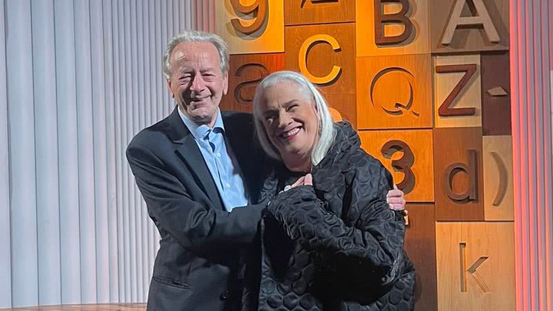 Mario Sérgio Conti e Vera Holtz no programa 'Diálogos', da GloboNews - Foto: Globo/Divulgação