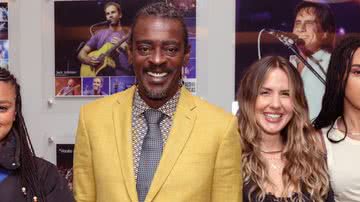 Seu Jorge, Karina Barbieri e as filhas do cantor - Foto: Lucas Ramos / Brazil News