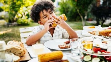 Pediatra explica sobre rotina alimentar durante férias escolares - Getty Images