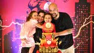 Camilla Camargo celebra o aniversário do filho ao lado da família - Foto: Iara Amâncio Fotografia