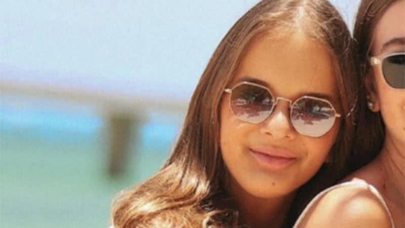 Rafaella Justus surge com bolsa caríssima em praia de Miami