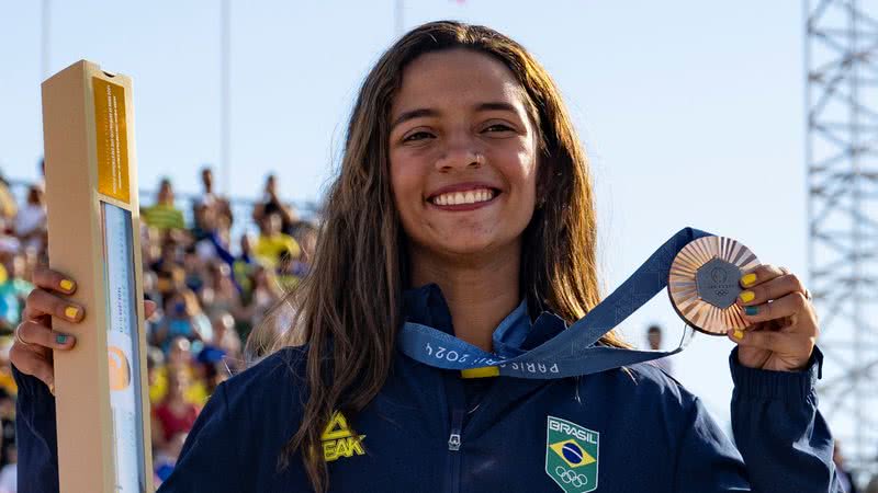 Rayssa Leal no pódio - Foto: Getty Images