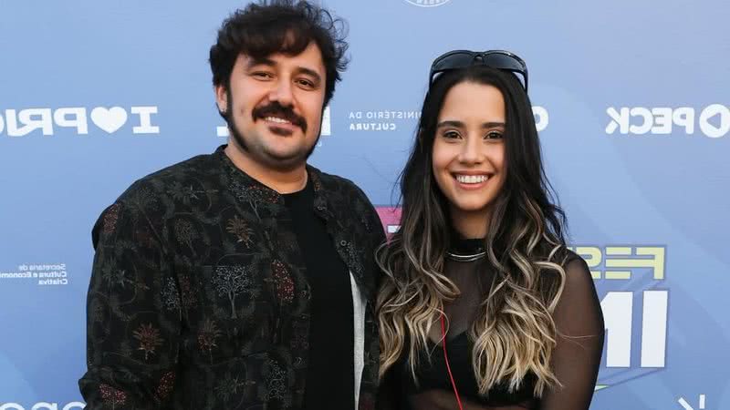 Thardelly Lima, Vespertino de No Rancho Fundo, e sua esposa, Helena Longo - Foto: Reprodução/Instagram @thardellylima @reginaldofoto