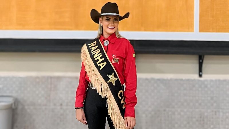 Amanda Batista foi eleita rainha do circuito de rodeio CWC deste ano - Reprodução/Facebook