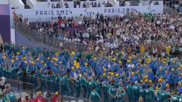 Desfile do Brasil nas Paraolimpíadas pela avenida Champs-Élysées - Reprodução/X