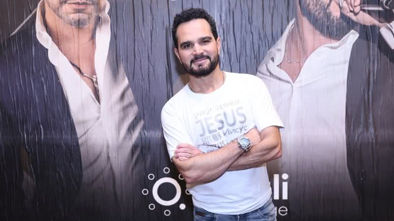 Luciano Camargo nos bastidores do show da nova turnê, no Rio de Janeiro - Daniel Pinheiro/BrazilNews