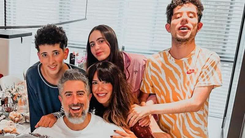 Marcos Mion, Suzana Gullo e o filhos, Stefano, Donatella e Romeo - Foto: Reprodução / Instagram