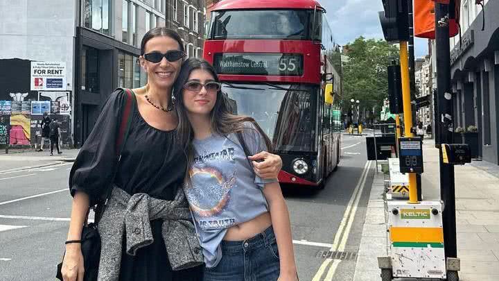 Mônica Martelli e a filha Júlia, de 14 anos, em recente viagem a Londres - Reprodução/Instagram