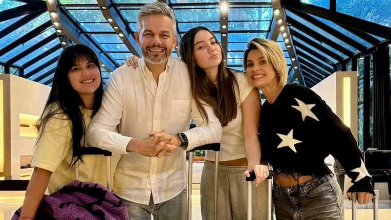 Otaviano Costa, Flávia Alessandra e as filhas, Giulia e Olivia - Foto: Reprodução / Instagram