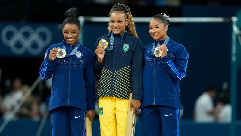 Simone Biles, Rebeca Andrade e Jordan Chiles - Foto: Getty Images