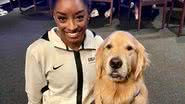 Simone Biles e Beacon - Foto: Reprodução/Instagram @goldendogbeacon