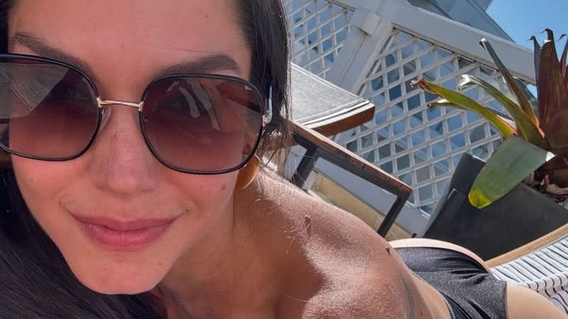 Thais Fersoza revela tatuagem ao tomar sol - Reprodução/Instagram