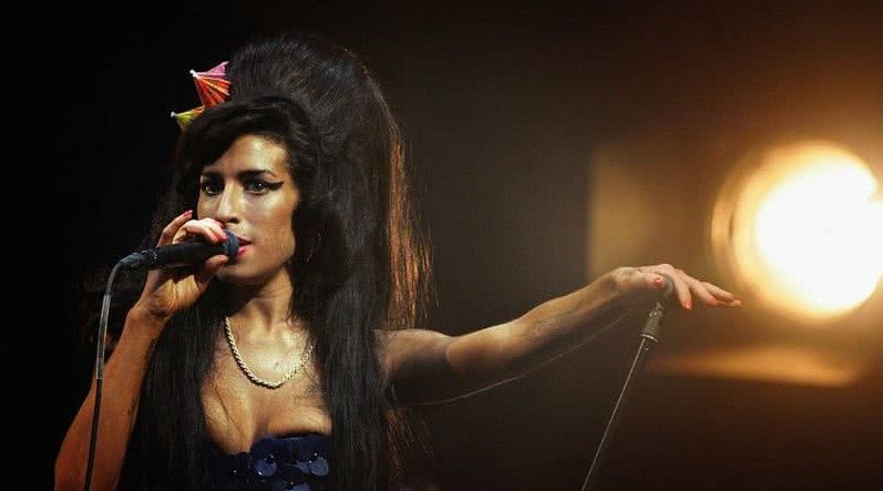 Amy Winehouse se tornou uma sensação no início dos anos 2000 - Getty Images