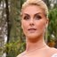 Ana Hickmann choca com vestido para oficializar noivado com Edu Guedes