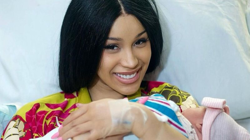 Cardi B com a terceira filha - Foto: Reprodução / Instagram