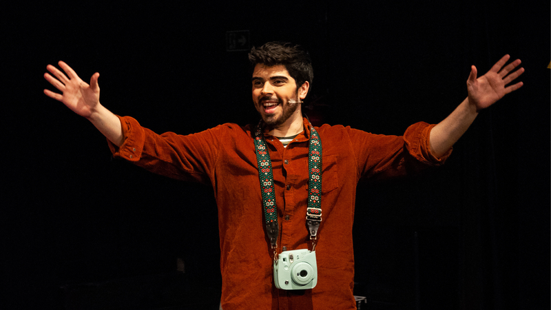 Vitor Rocha durante apresentação de Donatello - Divulgação/Victor Miranda