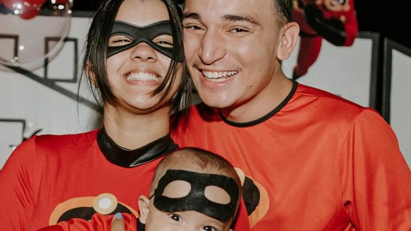 João Gomes e Ary Mirelle com o filho - Foto: Reprodução / Instagram