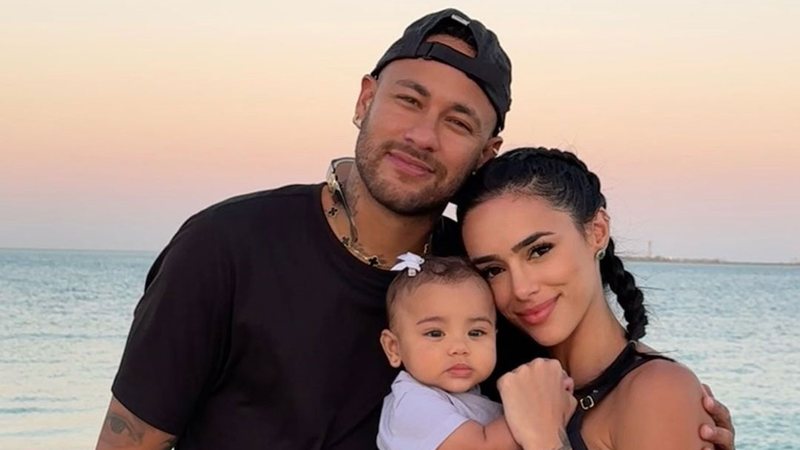 Neymar e Bruna Biancardi com Mavie - Foto: Reprodução / Instagram