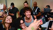 Shawn Mendes desembarca no Brasil - Foto: Webert Belicio/ Agnews