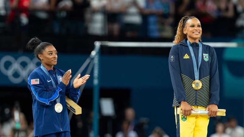 Simone Biles e Rebeca Andrade - Foto: Getty Images