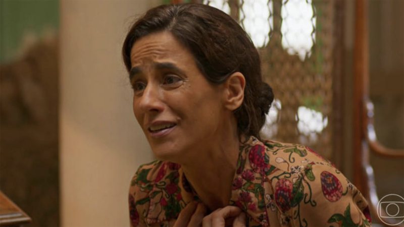 Tia Salete (Mariana Lima) na novela No Rancho Fundo - Foto: Reprodução / Globo