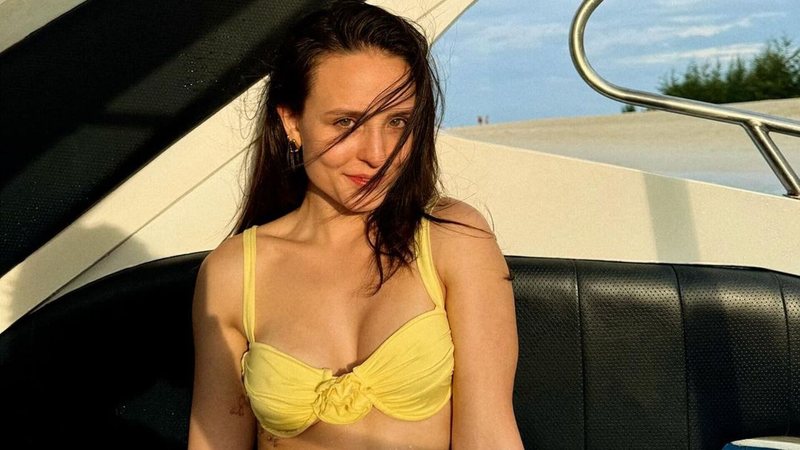 Larissa Manoela impacta com fotos na praia - Reprodução/Instagram