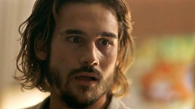 Rudá (Nicolas Prattes) na novela Mania de Você - Foto: Reprodução / TV Globo