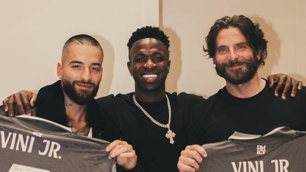 Vini Jr. com Bradley Cooper e Maluma - Foto: Reprodução / Instagram