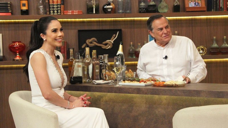 Daniela Albuquerque e Ronnie Von - Foto: Divulgação/RedeTV!