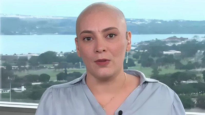 Jornalista Larissa Rodrigues voltou ao ar em meio a tratamento contra o câncer - Foto: Reprodução/ CNN