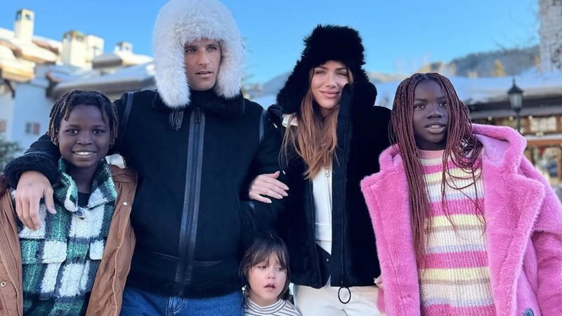 Giovanna Ewbank e Bruno Gagliasso com os filhos - Foto: Reprodução / Instagram