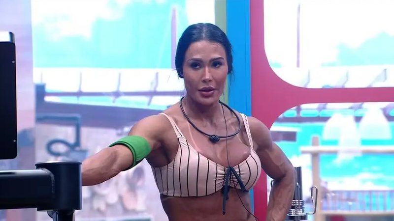 A musa fitness Gracyanne Barbosa na academia do BBB 25 - Foto: Reprodução/TV Globo