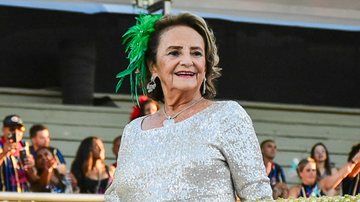 Lucinha Araújo no desfile da Camisa Verde e Branco - Foto: Will Dias / Brazil News