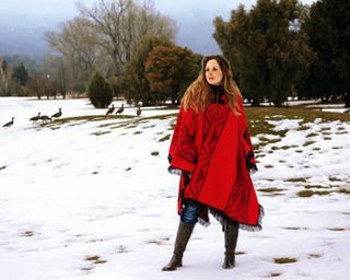 Convidada de CARAS em Bariloche, atriz, que tinha boda marcada para dezembro, vê neve pela primeira vez e se encanta com paisagem branquinha da Patagônia argentina