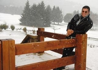 Apaixonado pelo Brasil e o calor dos trópicos, ele se encanta com o inverno gelado e a paisagem do Arelauquen Lodge.