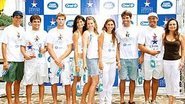 No pódio na Ilha de CARAS, os campeões celebram os títulos: pentacampeonato na classe IMS e hepta na Fita Azul, concedida ao 1o barco que cruza a linha de chegada. No topo, o troféu.