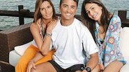 Hoje empresário de futebol, Bebeto relaxa entre Denise e Stéphanie no deck lateral da Ilha de CARAS, em Angra. Com apenas 14 anos, a jovem já tem 1m77 distribuídos em 55 quilos.