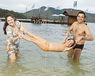 Junto com Leila e Alexander, seus pais, Matheus vive dia de lazer na Ilha