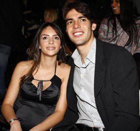 Kaká e Caroline Celico no desfile... - Reuters