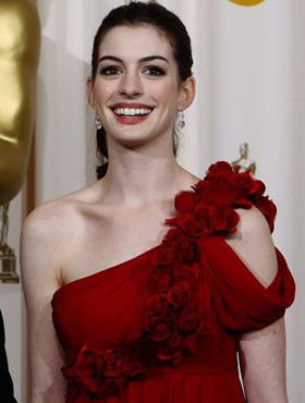 Anne Hathaway tem diário vasculhado pelo FBI& - AFP