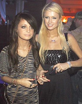 Paris Hilton e Nicole Richie... - Foto: Reuters