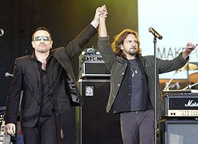 Bono Vox e Eddie Vedder... - Foto: Reuters