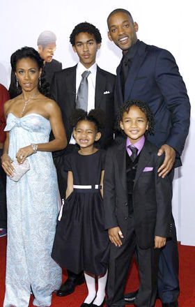 Will Smith leva a família toda... - Foto: Reuters