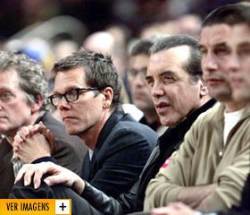 Kevin Bacon assiste jogo da NBA... - Fotos: Reuters