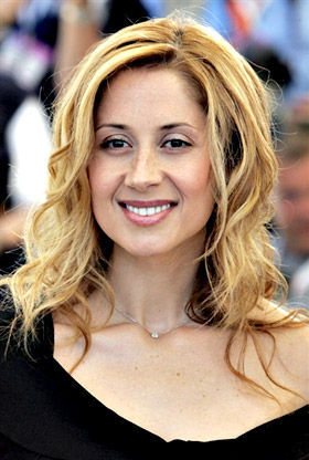 Lara Fabian espera o primeiro filho... - Foto: AFP